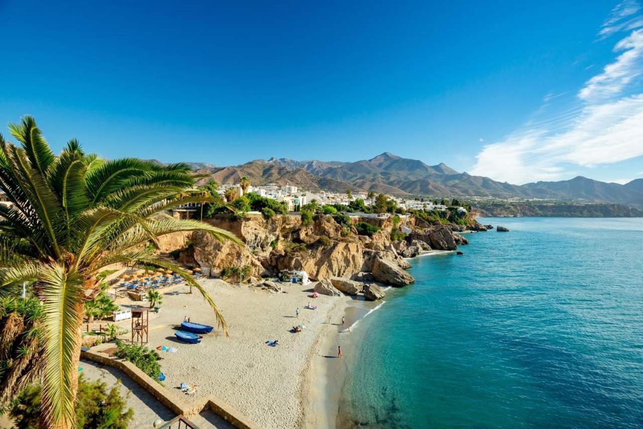 Апартаменты Bonito Piso A 300M De La Playa Нерха Экстерьер фото